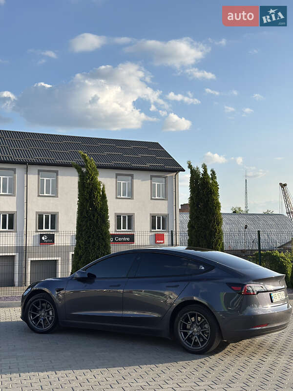 Седан Tesla Model 3 2022 в Вінниці