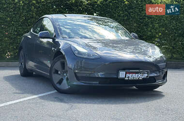 Седан Tesla Model 3 2020 в Києві