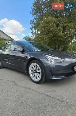 Седан Tesla Model 3 2022 в 