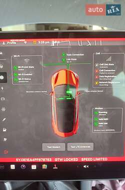 Седан Tesla Model 3 2022 в 