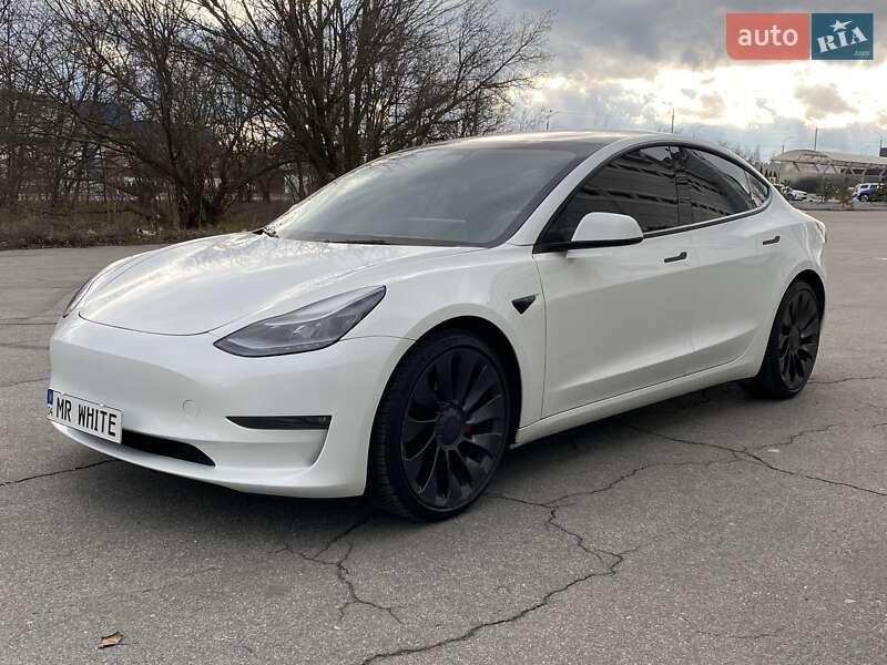 Tesla Model 3 2022