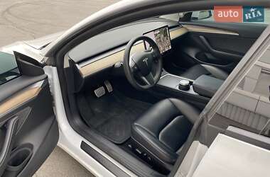 Седан Tesla Model 3 2022 в 
