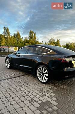 Седан Tesla Model 3 2018 в 