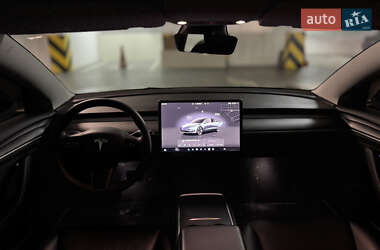 Седан Tesla Model 3 2022 в 