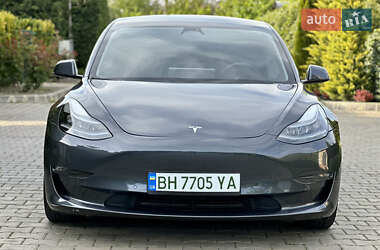 Седан Tesla Model 3 2021 в 