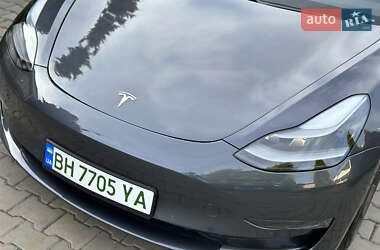 Седан Tesla Model 3 2021 в 