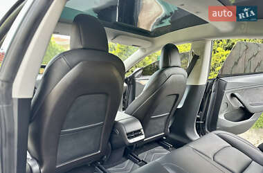 Седан Tesla Model 3 2021 в 