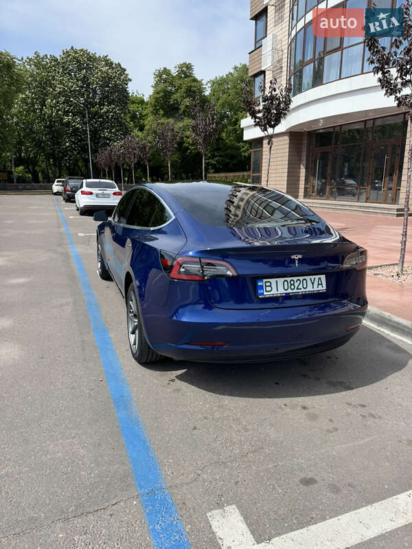 Седан Tesla Model 3 2019 в Кременчуге