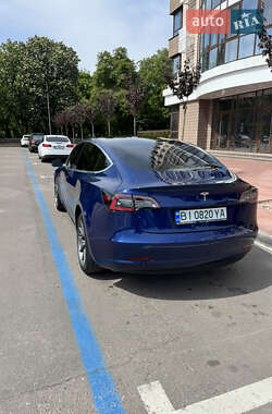 Седан Tesla Model 3 2019 в 