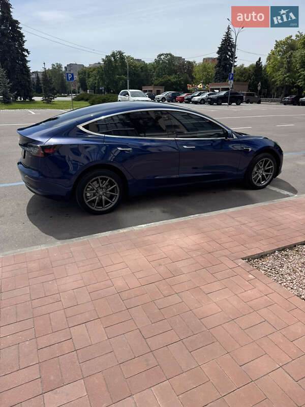Седан Tesla Model 3 2019 в Кременчуге