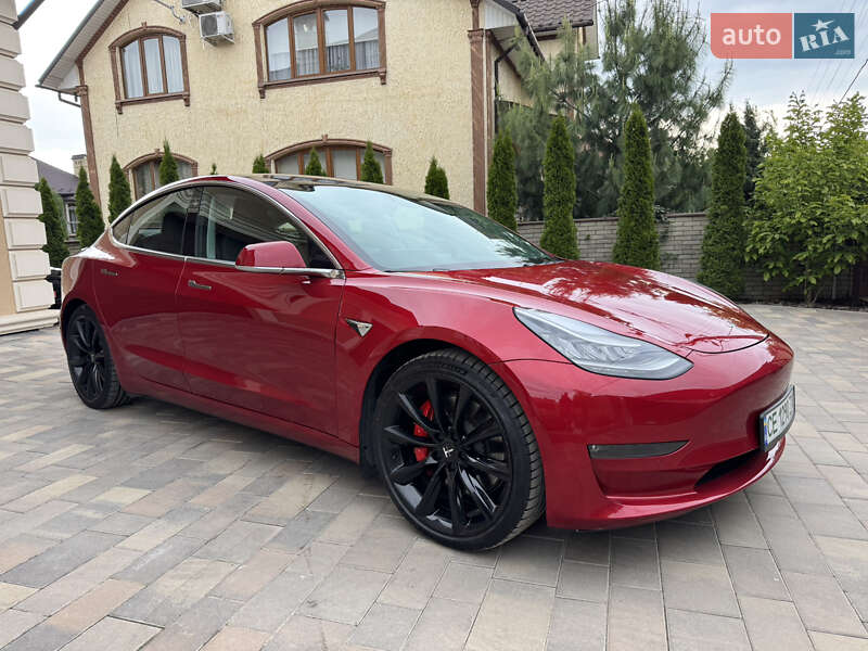 Седан Tesla Model 3 2019 в Черновцах