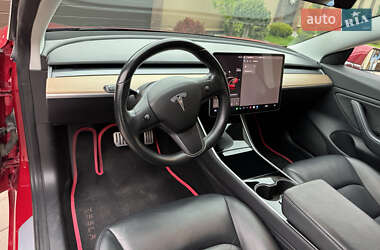Седан Tesla Model 3 2019 в 