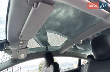 Седан Tesla Model 3 2019 в 