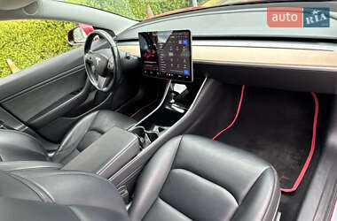 Седан Tesla Model 3 2019 в 