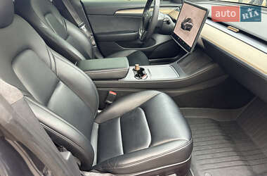 Седан Tesla Model 3 2022 в 