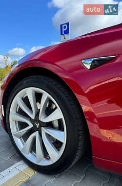 Седан Tesla Model 3 2018 в 