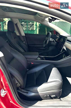 Седан Tesla Model 3 2018 в 