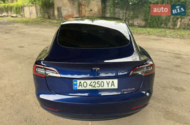 Седан Tesla Model 3 2020 в Ужгороді