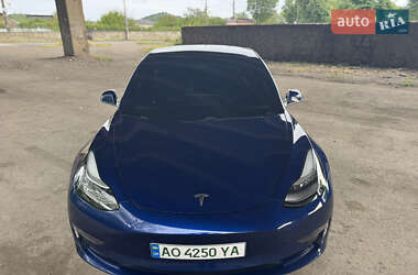 Седан Tesla Model 3 2020 в 
