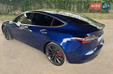 Седан Tesla Model 3 2020 в 