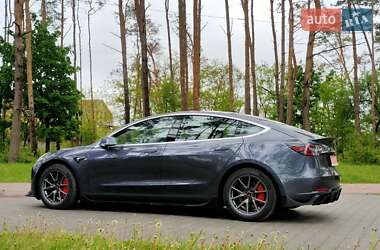Седан Tesla Model 3 2019 в 