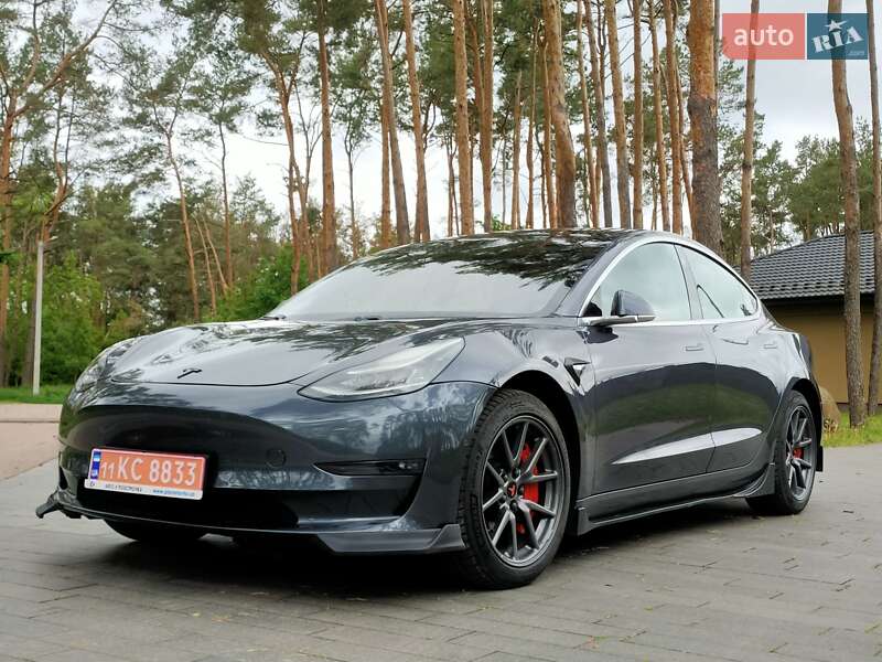 Седан Tesla Model 3 2019 в 