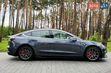 Седан Tesla Model 3 2019 в 