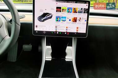 Седан Tesla Model 3 2019 в 