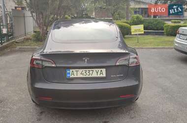 Седан Tesla Model 3 2021 в Надворной