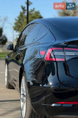 Седан Tesla Model 3 2018 в 