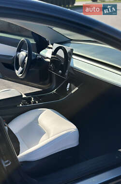 Седан Tesla Model 3 2018 в 