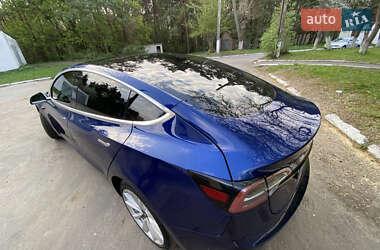 Седан Tesla Model 3 2018 в 