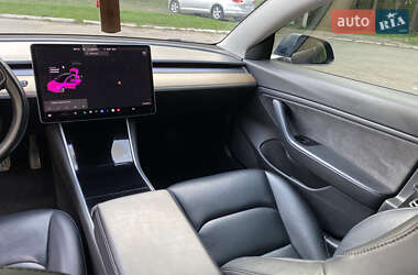 Седан Tesla Model 3 2018 в 