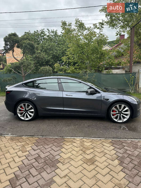 Седан Tesla Model 3 2018 в Черновцах