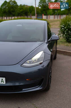 Седан Tesla Model 3 2021 в 