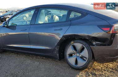 Седан Tesla Model 3 2022 в 