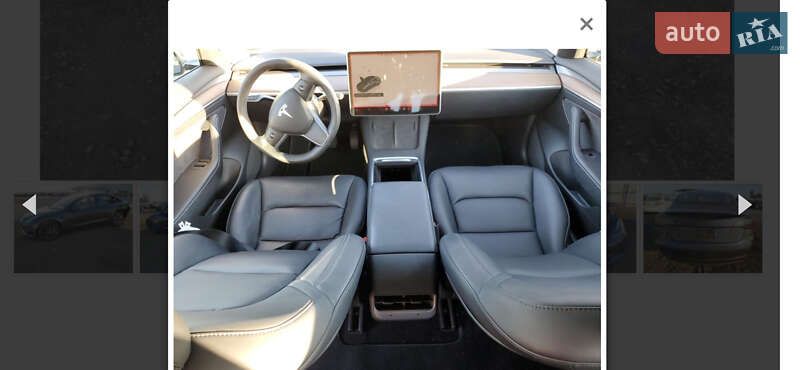 Седан Tesla Model 3 2022 в Ровно