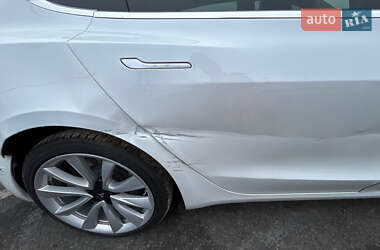 Седан Tesla Model 3 2020 в 