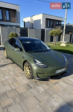 Седан Tesla Model 3 2019 в 