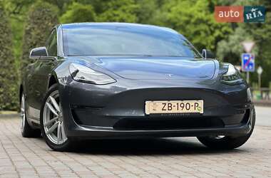 Седан Tesla Model 3 2019 в 