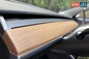 Седан Tesla Model 3 2019 в 