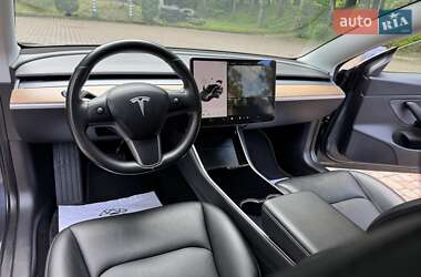 Седан Tesla Model 3 2019 в 