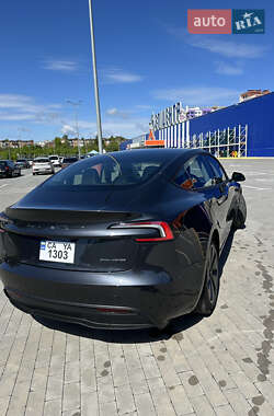 Седан Tesla Model 3 2024 в 