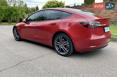 Седан Tesla Model 3 2021 в 