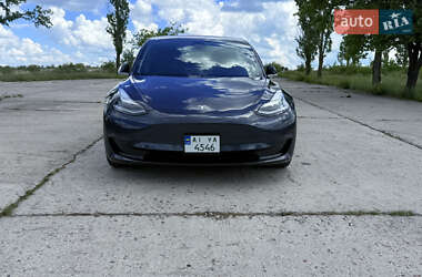 Седан Tesla Model 3 2018 в Южноукраїнську