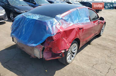 Седан Tesla Model 3 2022 в 