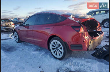 Седан Tesla Model 3 2022 в 