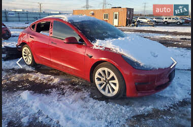 Седан Tesla Model 3 2022 в 