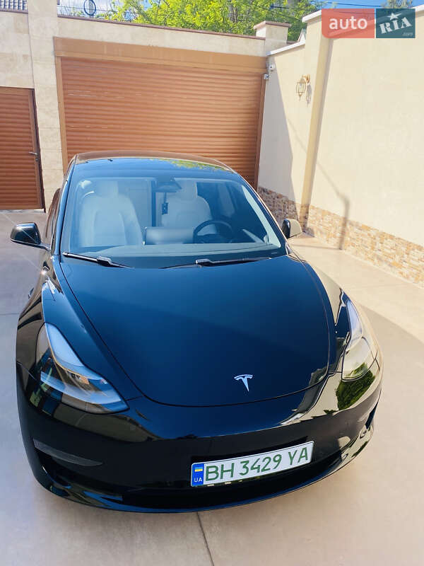 Седан Tesla Model 3 2021 в Одесі