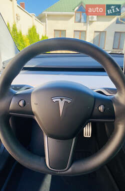 Седан Tesla Model 3 2021 в 